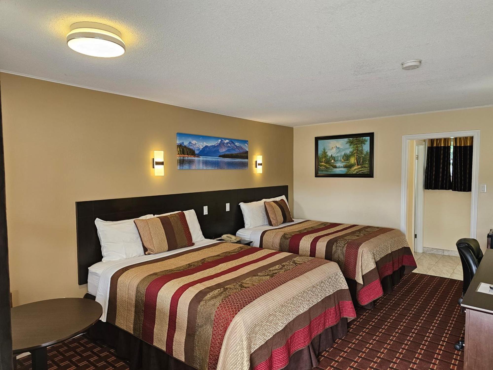 Fox Motor Inn Greater Napanee ภายนอก รูปภาพ
