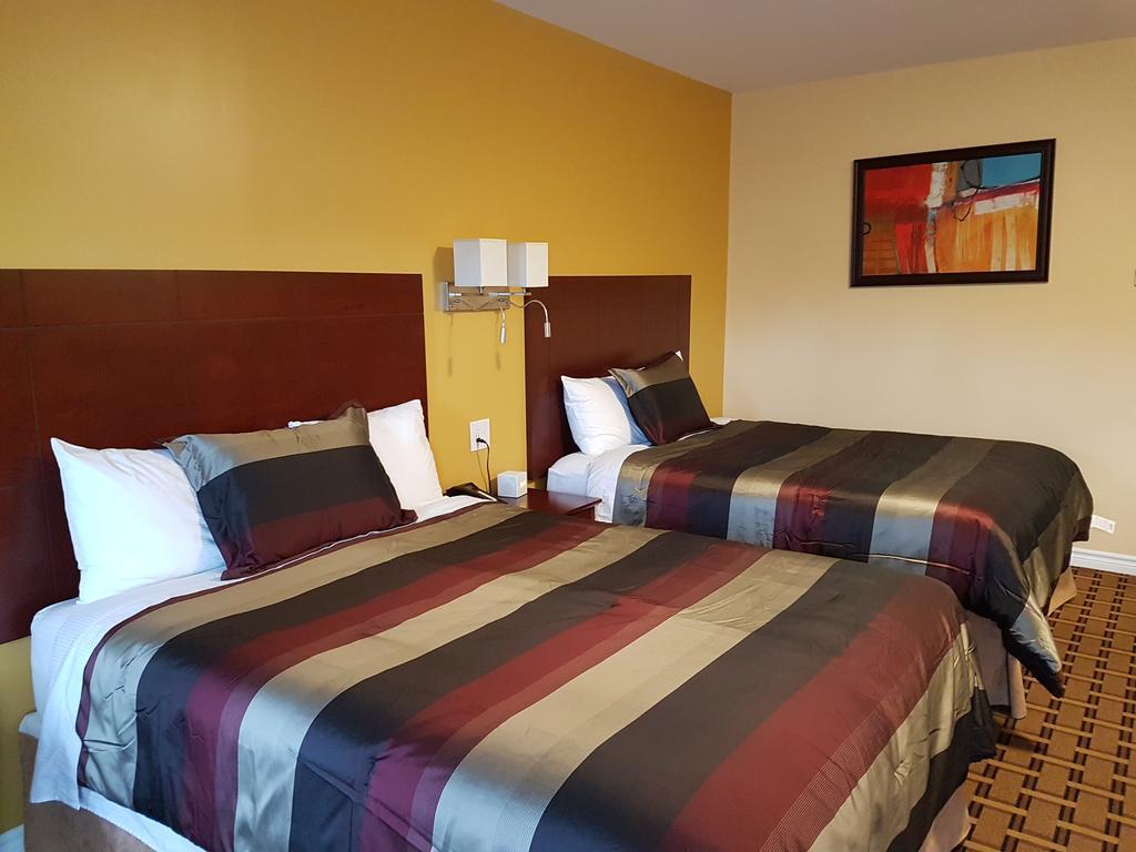 Fox Motor Inn Greater Napanee ภายนอก รูปภาพ