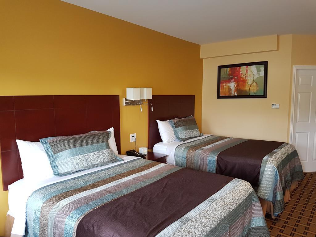 Fox Motor Inn Greater Napanee ภายนอก รูปภาพ