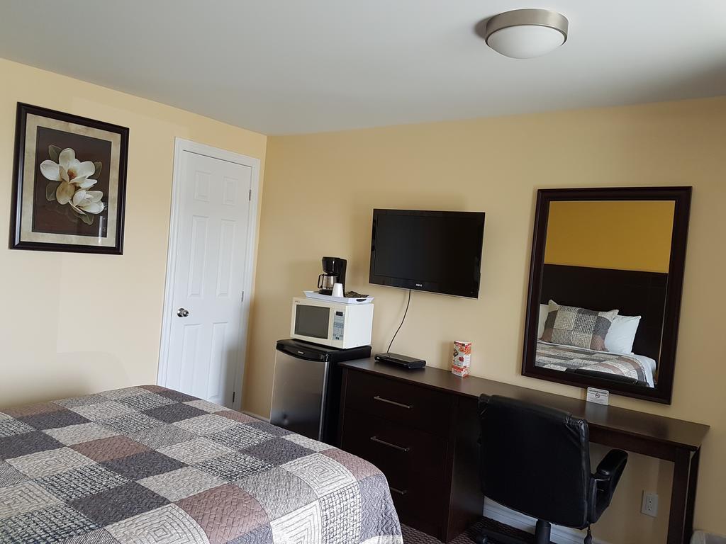 Fox Motor Inn Greater Napanee ห้อง รูปภาพ
