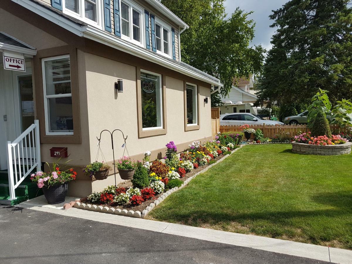 Fox Motor Inn Greater Napanee ภายนอก รูปภาพ